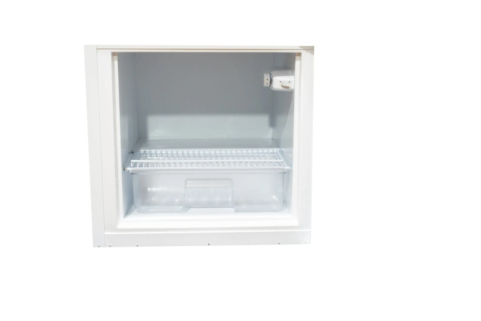 SunStar 10 cu ft DC/AC Off-Grid Refrigerator — White (bottom freezer)